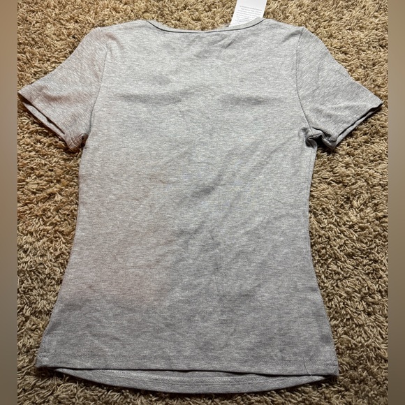NWT Grey Ribbed Top - Picture 4 of 4
